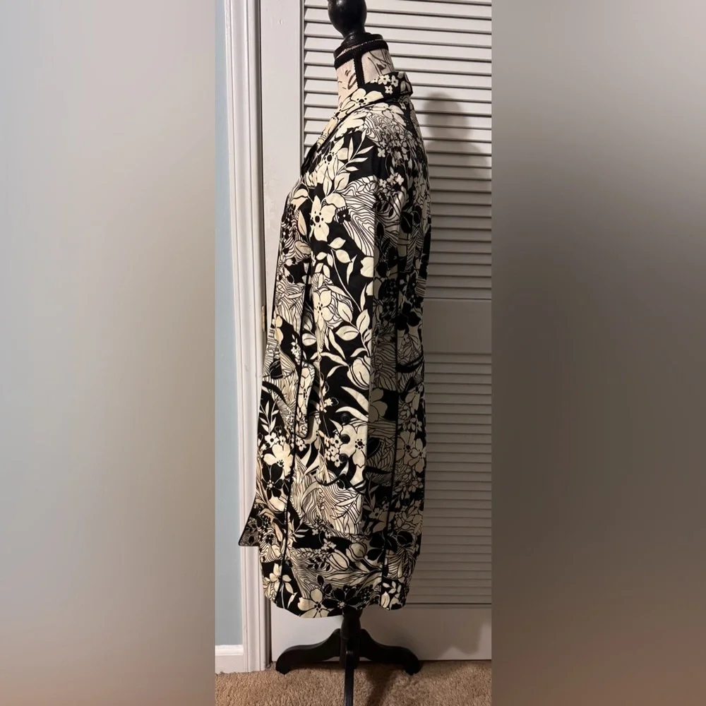 Oscar de la Renta Black and Cream Floral Patterned Pea Coat - Picture 3 of 15